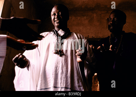 A Touba, la petite Mecque d'Afrique, Sénégal, 1996 ; Baye Fall Marabout cheikh Diguel Fall, petit-fils du fondateur de la Baye Fall, Cheikh Ibra Fall, Banque D'Images