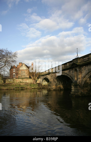 Ville de Derby, en Angleterre. La fin du 18e siècle Thomas Harrison conçu Duke Street Bridge sur la rivière Derwent. Banque D'Images