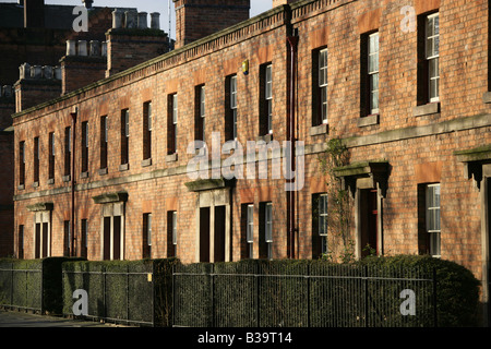 Ville de Derby, en Angleterre. Conçue par Francis Thompson aux II Railway Cottages sont situés à la terrasse. Banque D'Images