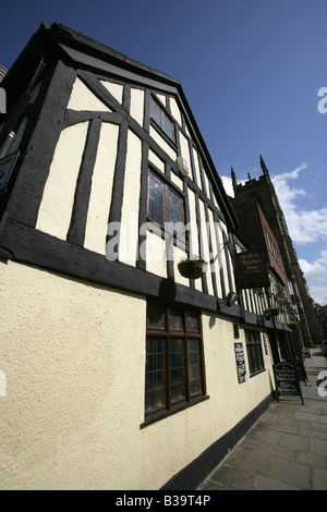 Ville de Derby, en Angleterre. Aurait été hanté par plusieurs fantômes Ye Olde Dolphin Inn est un bâtiment classé Grade II. Banque D'Images