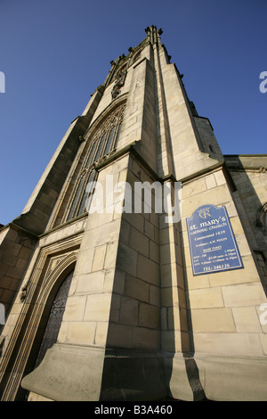 Ville de Derby, en Angleterre. Le 1844 Augustus Pugin conçu l'église de St Mary (RC) au sein de l'Strutt's Park de conservation. Banque D'Images