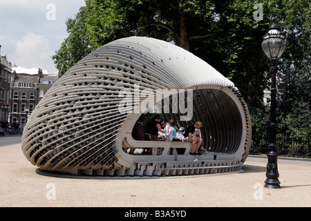 Pavillon temporaire conçue par les étudiants en architecture placé à Bedford Square, au centre de Londres Banque D'Images