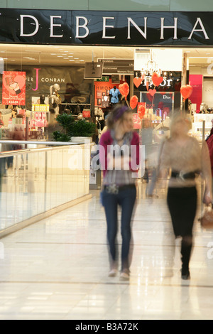 Ville de Derby, en Angleterre. Le magasin Debenhams dans le centre commercial Westfield Derby de commerces et de loisirs. Banque D'Images