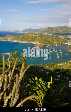 Caraïbes, Antigua, English Harbour de Shirley Heights à vers Nelson's Dockyard Banque D'Images