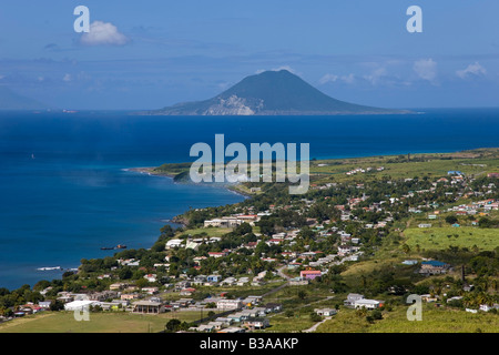 Caraïbes, St Kitts et Nevis, St Kitts, elevated view à partir de la forteresse de Brimstone Hill inc. Saint-eustache Island Banque D'Images