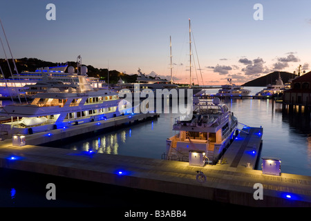 Caraïbes, îles Vierges américaines, St. Thomas, Yacht Haven Grande, le nouveau Yacht Harbor Banque D'Images