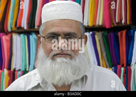 Portrait de couturière ancien souk Mutrah Muscat Oman Banque D'Images