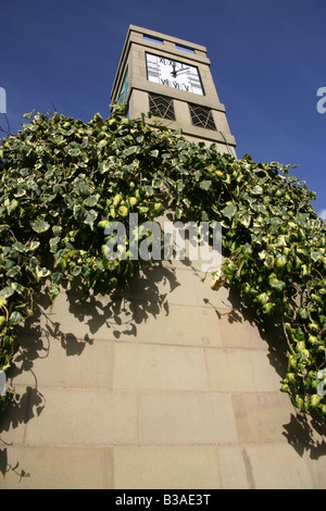 Ville de Derby, en Angleterre. La tour de l'horloge à la section réservée au public connu sous le nom de l'endroit, situé en haut de la rue. Banque D'Images