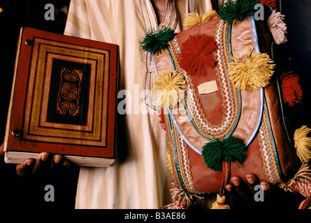 'TOUBA, LA MECQUE DE L'AFRIQUE PEU', un Coran EFFECTUÉE PAR L'UN DES dévots de l'Amadou Bamba.La bibliothèque possède 60 000 exemplaires, 1996 Banque D'Images
