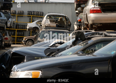 Réparation de l'automobile des entreprises connexes prendre le gros de l'industrie en Point Willets dans les nouveaux quartiers de Queens à New York Banque D'Images