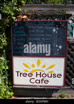 'La Maison de l'arbre de la musique dans la publicité Café l'île de Saltspring Ganges Canada' Banque D'Images