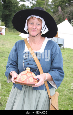 Un anglais du 17ème siècle, femme à la reconstitution de la bataille de Faringdon dans la guerre civile anglaise. Banque D'Images