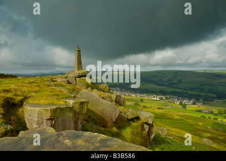 Wainman's Pinnacle sur Earl Crag, près de Cowling, North Yorkshire, England UK Banque D'Images