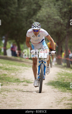 Champion olympique Julien Absalon remporte la Coupe du Monde de vélo de montagne à Madrid 2008. Banque D'Images