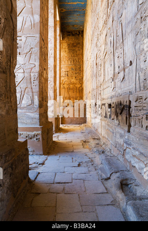 Médinet Habou Temple, Cisjordanie, Luxor, Egypte Banque D'Images