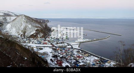 Aperçu de port de pêche, Rausu, Péninsule de Shiretoko, Hokkaido, Japon Banque D'Images