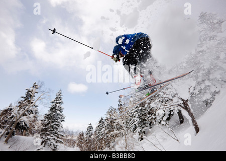 Skieur de télémark, Furano, Hokkaido, Japon Banque D'Images