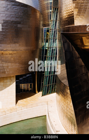 L'extérieur du Musée Guggenheim, Bilbao, Espagne Banque D'Images