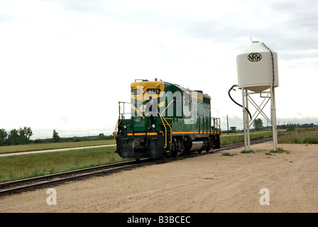 Petite restauration locomotive diesel utilisés pour tirer un train touristique pour la Prairie Dog Central train bénévoles Banque D'Images