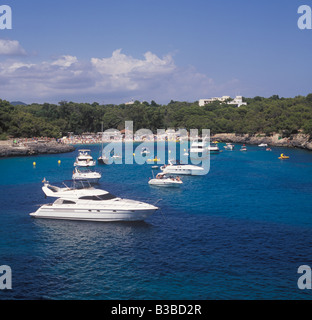 En scène - Cala Mondrago Calo Fonts de n'Alis - plage pavillon bleu - près de Porto Petro / Cala D'Or, la Côte Est de Majorque, Baleares. Banque D'Images