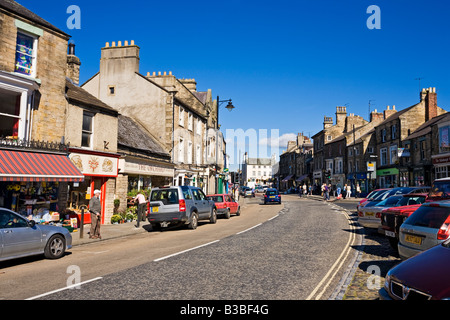 Vue de la grande rue, Place du Marché, Marché de chevaux et Galgate dans Barnard Castle, County Durham, England, UK Banque D'Images