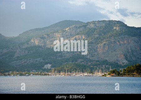 Voiliers amarrés dans la baie de Fethiye Gocek Turquie Banque D'Images