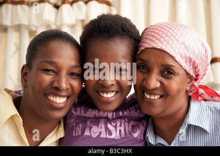 Fille avec mère et grand-mère, smiling, portrait, close-up Banque D'Images