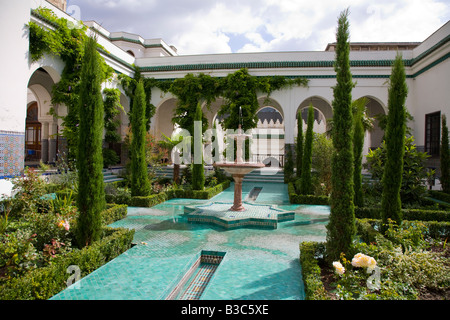 Jardins tranquilles dans la Grande Mosquée de Paris, La Grande Mosquée de Paris France Banque D'Images