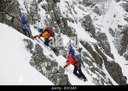 L'Écosse, les Highlands écossais, Glencoe. L'escalade de glace sur les falaises d'Aonach Mor. Banque D'Images