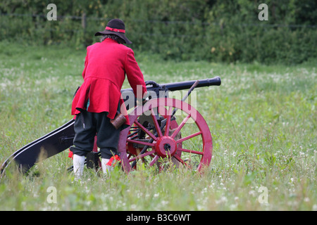 Un canon chargé à la reconstitution de la bataille de Faringdon dans la guerre civile anglaise. Banque D'Images