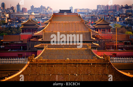 Les toits jaunes Forbidden City Beijing Chine Prise de parc Jinshang en regardant vers la Place Tiananmen Marques supprimé Banque D'Images