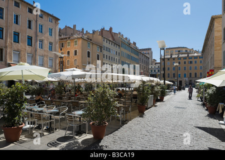 Restaurants dans le cours d'Estienne d'Orves dans le quartier de Vieux Port, Marseille, la Côte d'Azur, France Banque D'Images