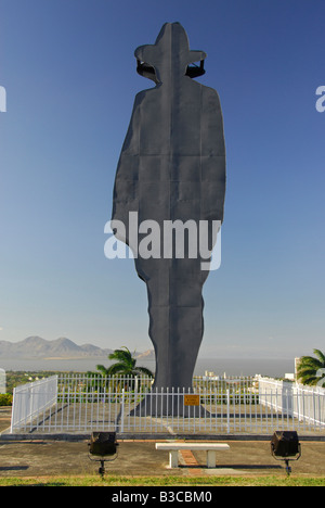 Silhouette monument d'Augusto César Sandino sur Loma de Tiscapa, Managua, capitale du Nicaragua, Amérique Centrale Banque D'Images