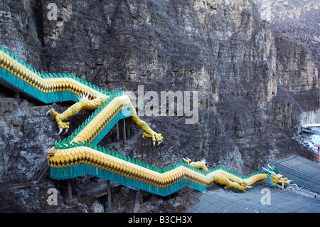 La Chine, Beijing, Gorge a Fuqian Westi Tourist Park. Un dragon descendre la montagne. Banque D'Images