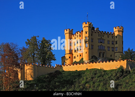 Château de Hohenschwangau allumé château du Haut Swan a été le comté de résidence de la petite enfance du Roi Ludwig II de Bavière et a été construit Banque D'Images