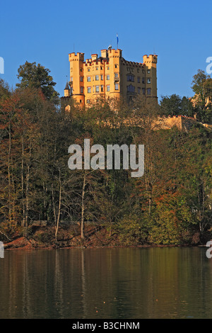 Château de Hohenschwangau allumé château du Haut Swan a été le comté de résidence de la petite enfance du Roi Ludwig II de Bavière et a été construit Banque D'Images