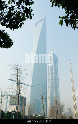 La Chine, Shanghai, Pudong New Area. Les gratte-ciel modernes et plus haut bâtiment de la Chine continentale la 'Shanghai World Financial Center'. Banque D'Images