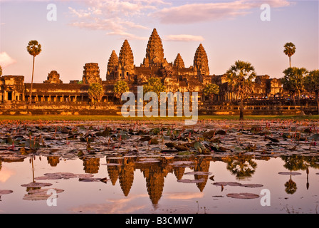 Au coucher du soleil Temple d'Angkor Wat Siem reap Cambodge Banque D'Images