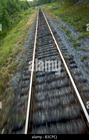 Motion Blur de pistes de l'arrière du train de VIA Rail la baie d'Hudson jusqu'à Churchill Banque D'Images