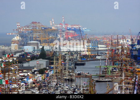 Le port de Bremerhaven et port de conteneurs. Banque D'Images