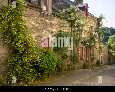 Maison en pierre pittoresque à Rochefort en Terre, Morbihan, Bretagne, France Banque D'Images