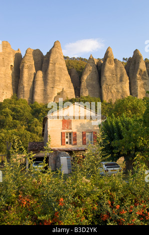 Europe France Provence Les Mees Mees des rochers (roche) Banque D'Images