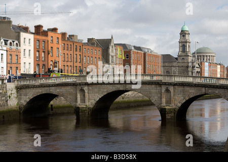 Liam mellowes Bridge River Liffey Dublin Irlande République d'Irlande EIRE Banque D'Images