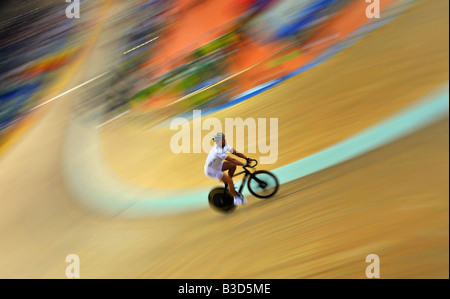 Rider participe à la poursuite individuelle hommes cyclisme sur piste course sur les Jeux Olympiques de Beijing 2008 Banque D'Images