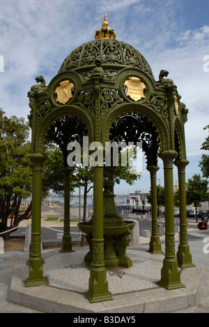 Kiosque à Dun Laoghaire, face à la mer mer d'Irlande Co Dublin Irlande Banque D'Images