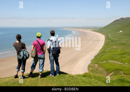 L'article à un groupe de vue, vue sur plage et mer, Rhossili Beach, péninsule de Gower, au Pays de Galles, en Grande-Bretagne, en Europe Banque D'Images