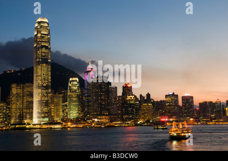 L'horizon de l'île de Hong Kong par une nuit claire à Hong Kong 2008 Banque D'Images