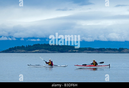 Kayak dans le détroit de Géorgie, l'île de Vancouver BC Canada BCY 0695 Banque D'Images