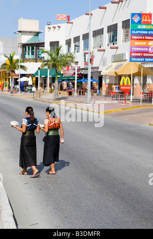 Les femmes mayas à Cancun au Mexique Banque D'Images