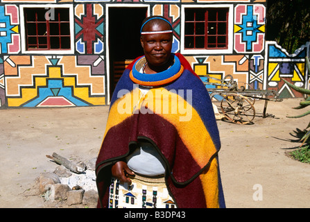 Femme Ndebele en Afrique du Sud. Banque D'Images